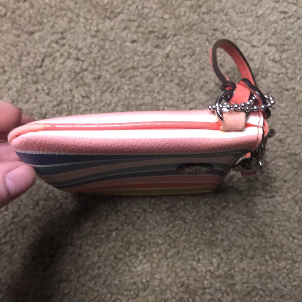 SOLD💥COACH Peyton Multistripe Small Wristlet - Picture 8 of 9
